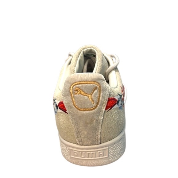 NWOT-Puma Women's Suede Classic Embroidered Floral Sneakers in Grey/White - Picture 11 of 15